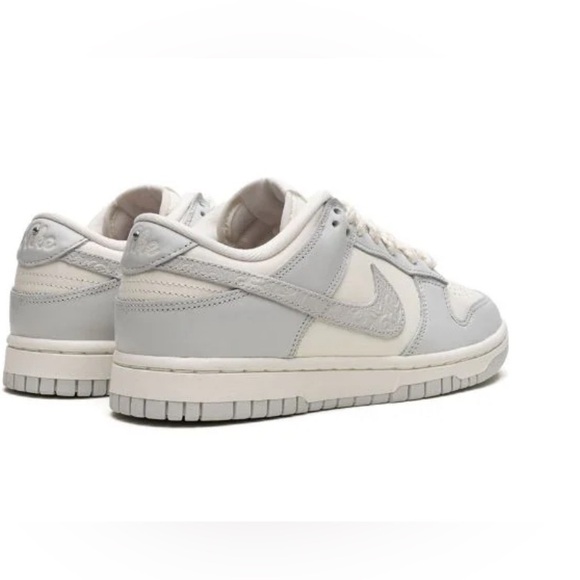 Nike Dunk Low sail/photon dust- tawny NWB size 6 women’s - Picture 3 of 5